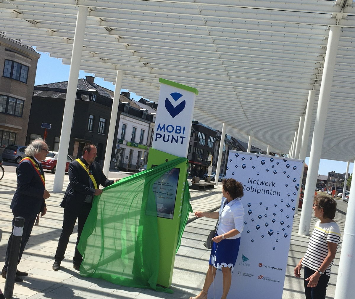 Opening eerste mobipunt project ‘netwerk mobipunten’ op het marktplein in Sint-Lievens-Houtem